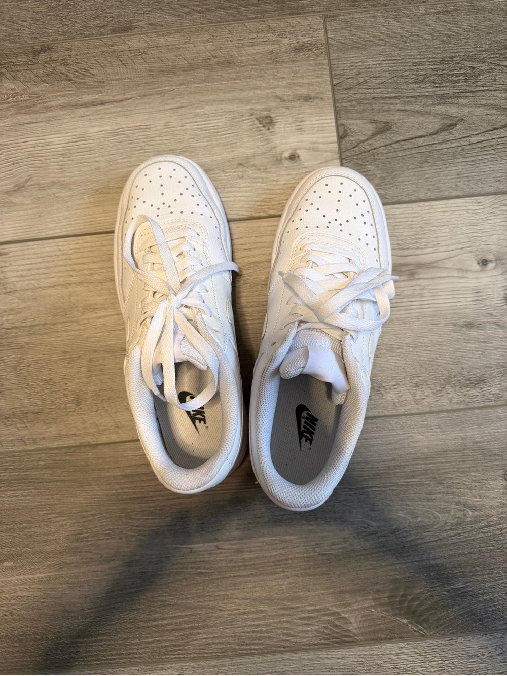 Nike White Nike Low-Top Sneakers - Picture 2 of 3